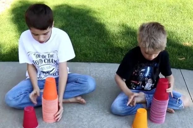 九游娱乐平台亲子游戏适合和孩子在家玩的亲子游戏快get√这份简单又益智的清单！ title=