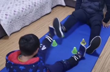 亲子游戏最适合亲子互动的小游戏锻炼孩子专注力四肢九游娱乐平台协调能力值得收藏！ title=