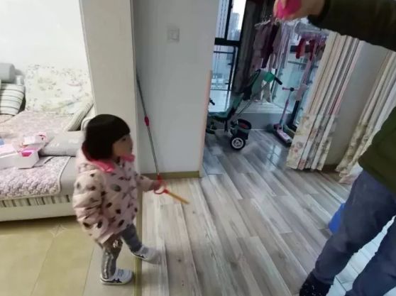 九游娱乐平台亲子游戏宅家这么久家里玩具都玩腻了？不如试试这几个亲子游戏！ title=