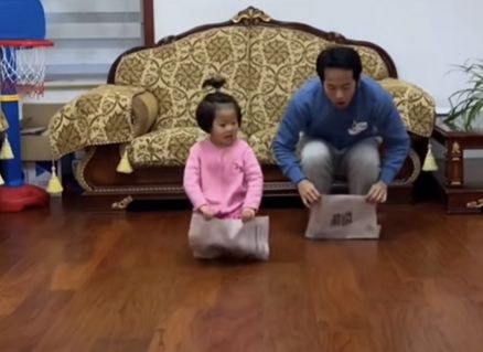 九游娱乐官网亲子游戏简单有趣的互动小游戏让家长和孩子玩的不亦乐乎！ title=