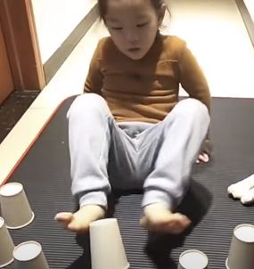 亲子游戏春暖花开之际游戏锻炼让孩子健康成长九游娱乐平台 title=