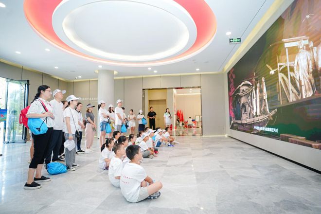 廉洁家庭建设丨“树廉洁家风·建清廉蓉城”2024年成都市亲子趣味运九游娱乐动会圆满举行(图3)