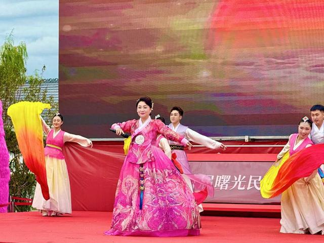 九游娱乐平台长春市双阳区曙光朝鲜族民俗村新业启幕八方来客稻海听涛 title=