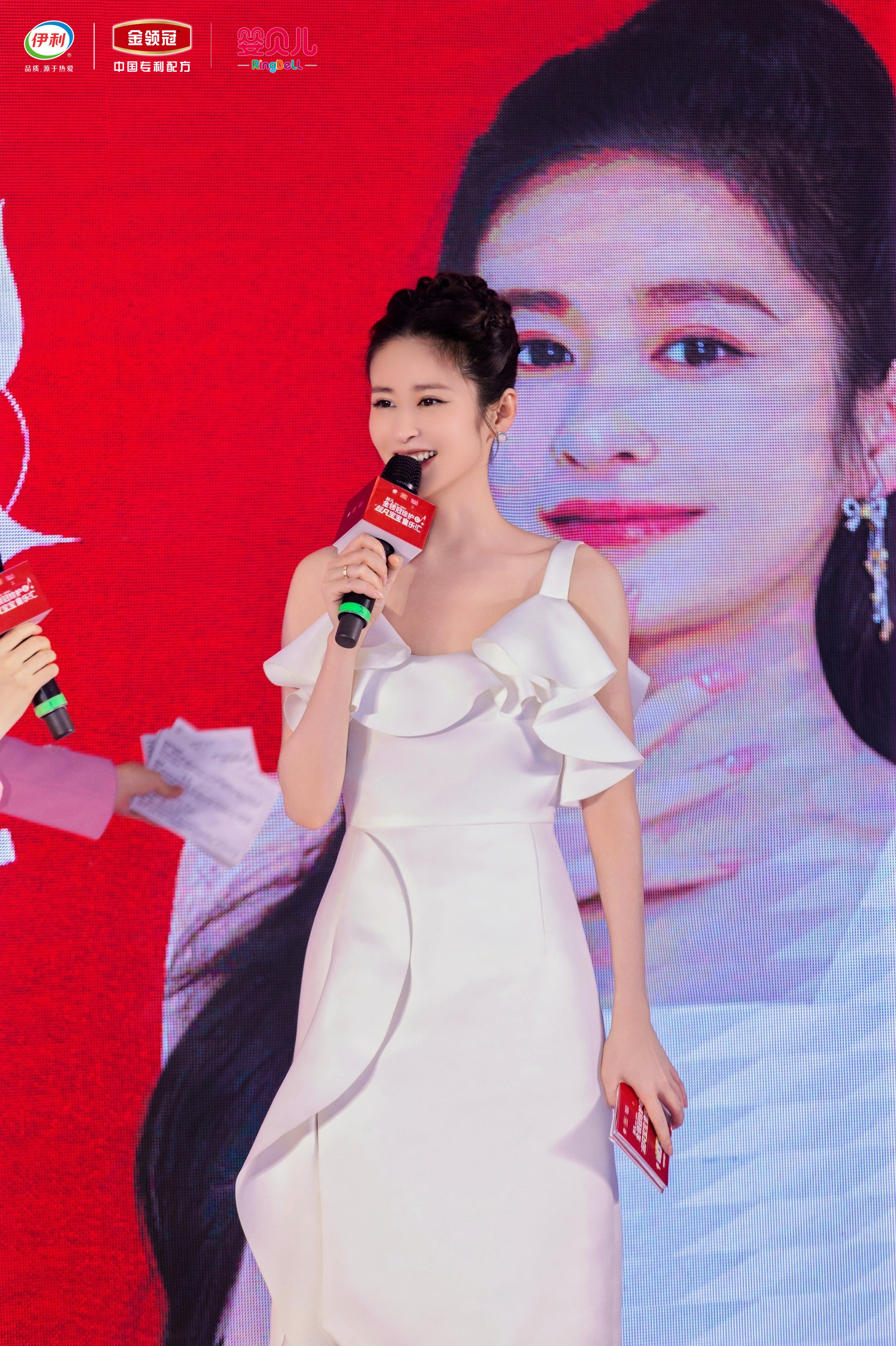 九游娱乐官网金领冠珍护超凡宝宝童乐汇济南站欢乐来袭 颖儿亮相分享育儿心得(图2)