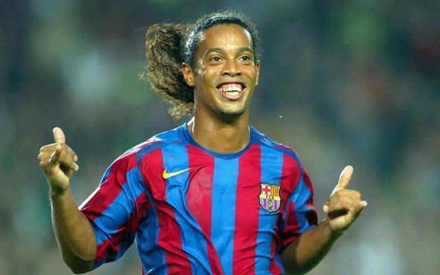 定位球战术中中场扮演什么角色?(图9)