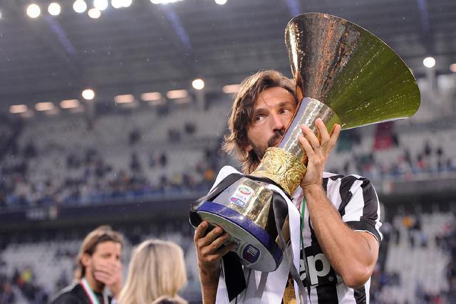 定位球战术中中场扮演什么角色?(图13)